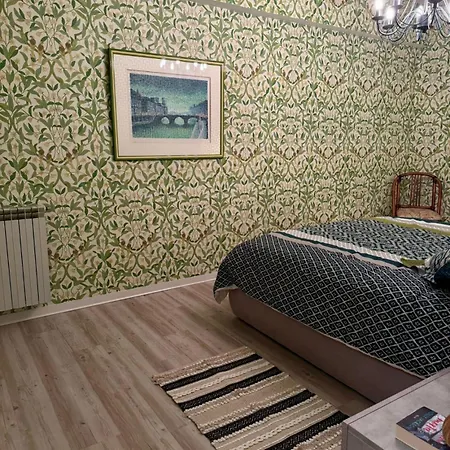 Eden Rock Apartment *
